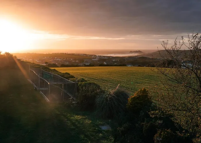 Spacious Sea-View Apt. Overlooking St Ives Bay