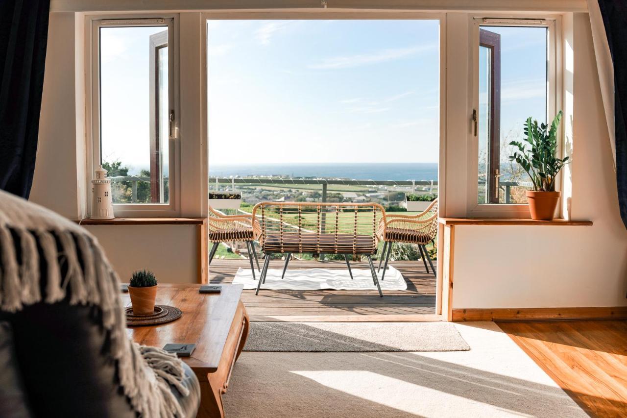 Spacious Sea-view Apt. Overlooking St Ives Bay