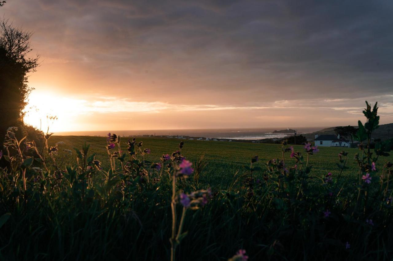 Spacious Sea-view Apt. Overlooking St Ives Bay * Gwithian